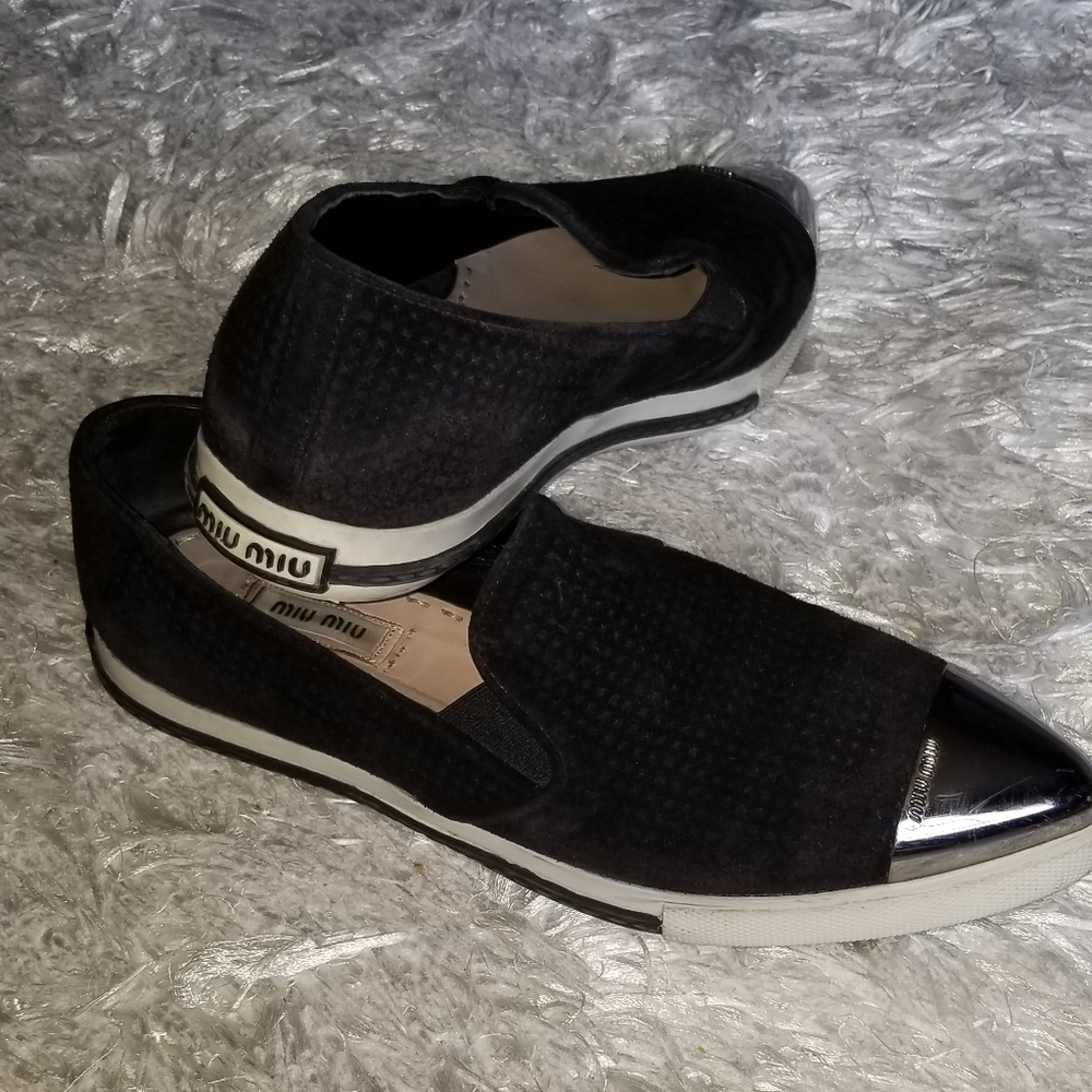 MUI MUI/prada 38.5 black pointed toe silver cap suede loafers.